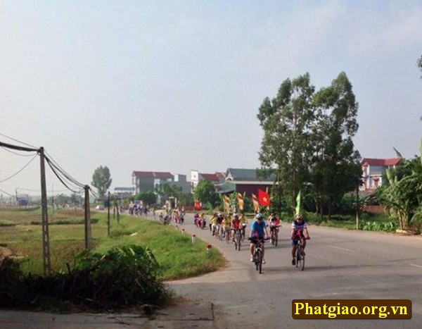Vinh Phuc province: Buddhist Youth club of Tich Son pagoda holds a cycling program for environment  